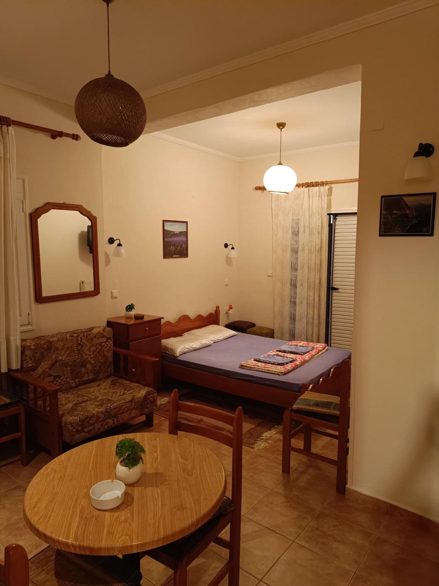 Hotel Πανδοχείο Λίμνης Πλαστήρα à Kastanéa Extérieur photo