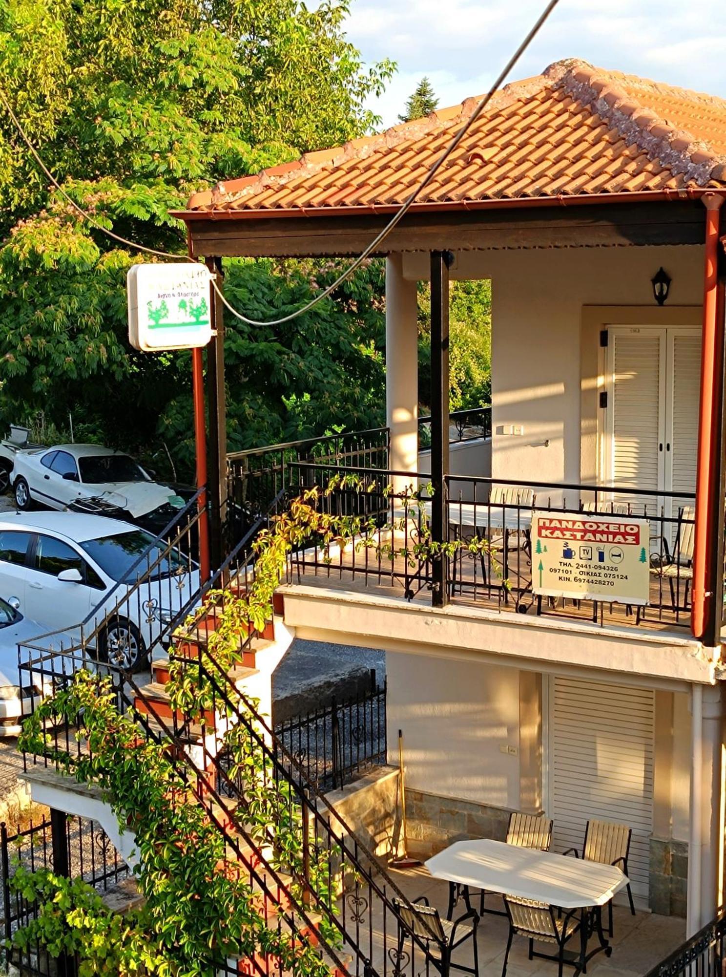 Hotel Πανδοχείο Λίμνης Πλαστήρα à Kastanéa Extérieur photo