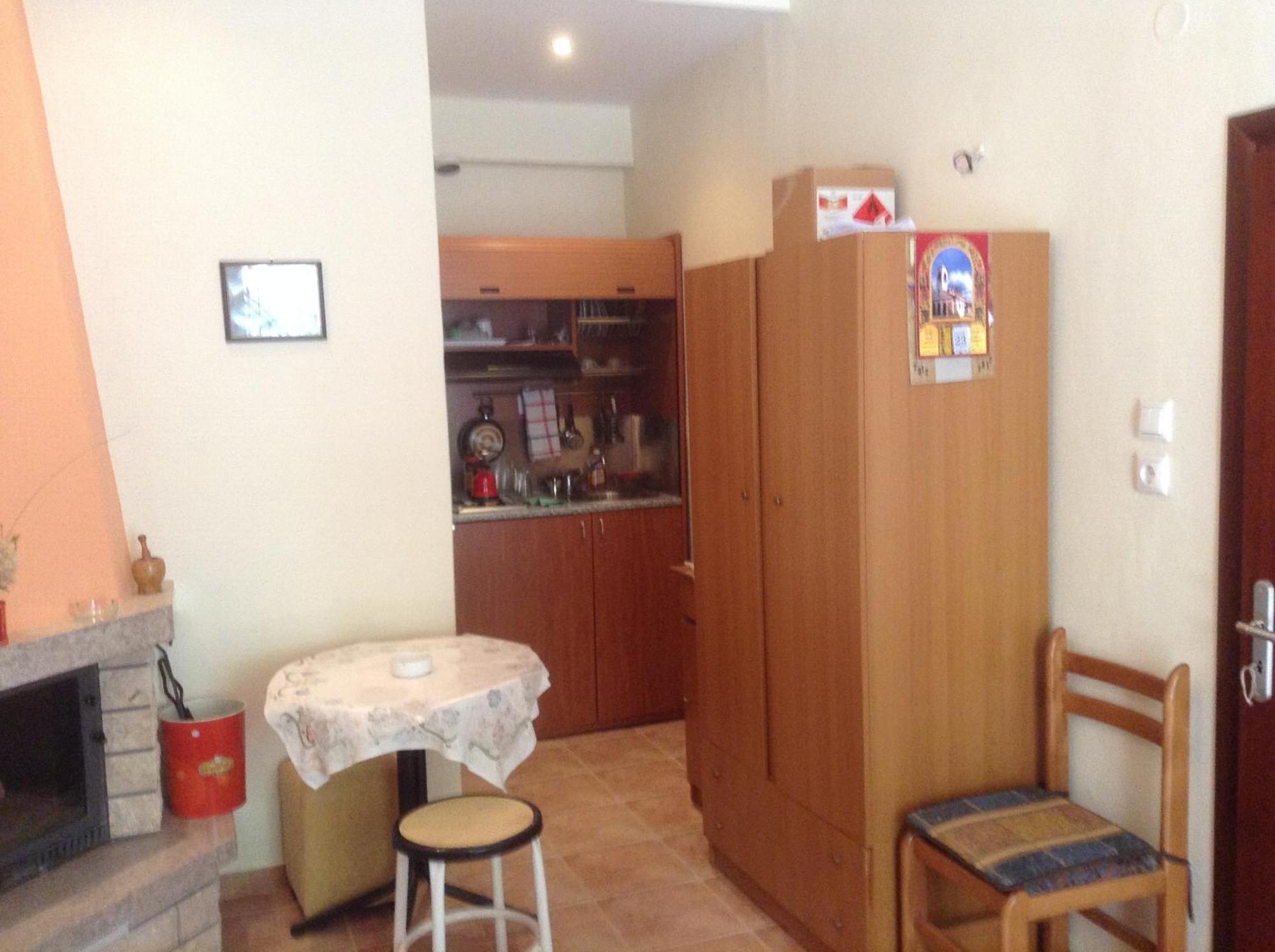 Hotel Πανδοχείο Λίμνης Πλαστήρα à Kastanéa Extérieur photo