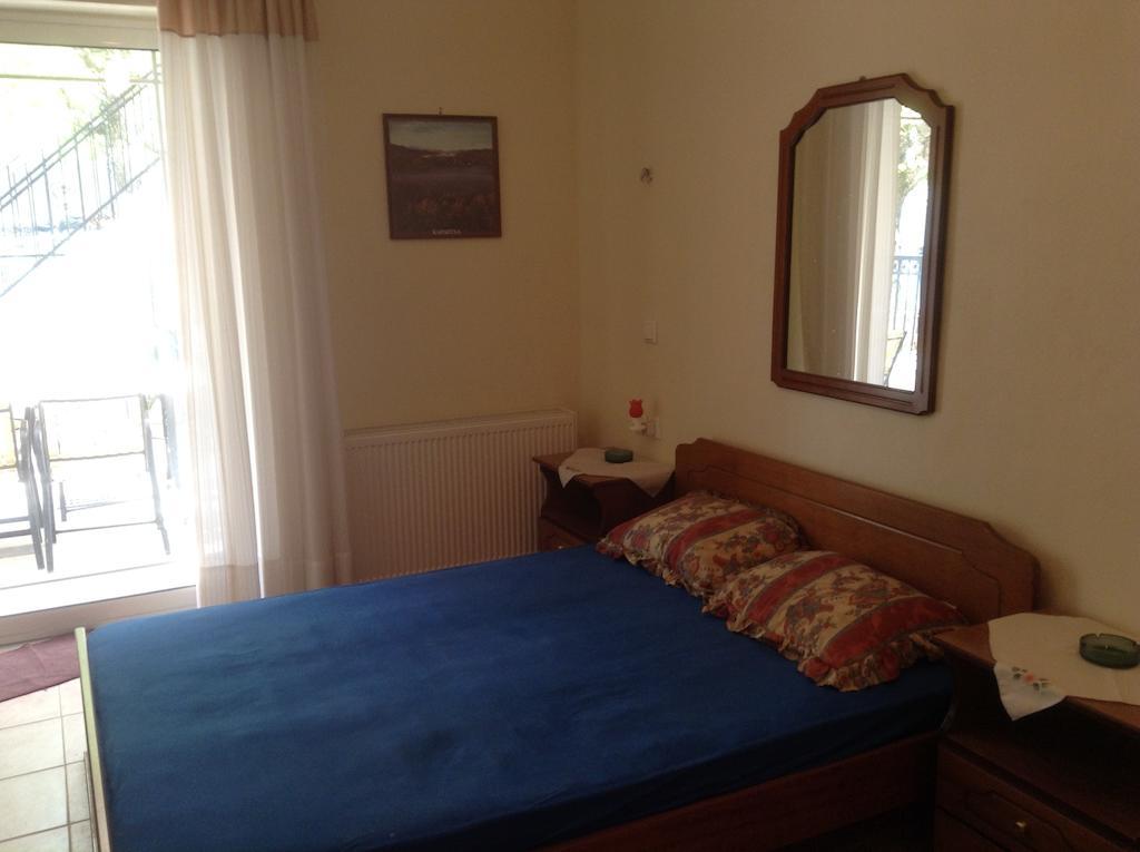 Hotel Πανδοχείο Λίμνης Πλαστήρα à Kastanéa Chambre photo